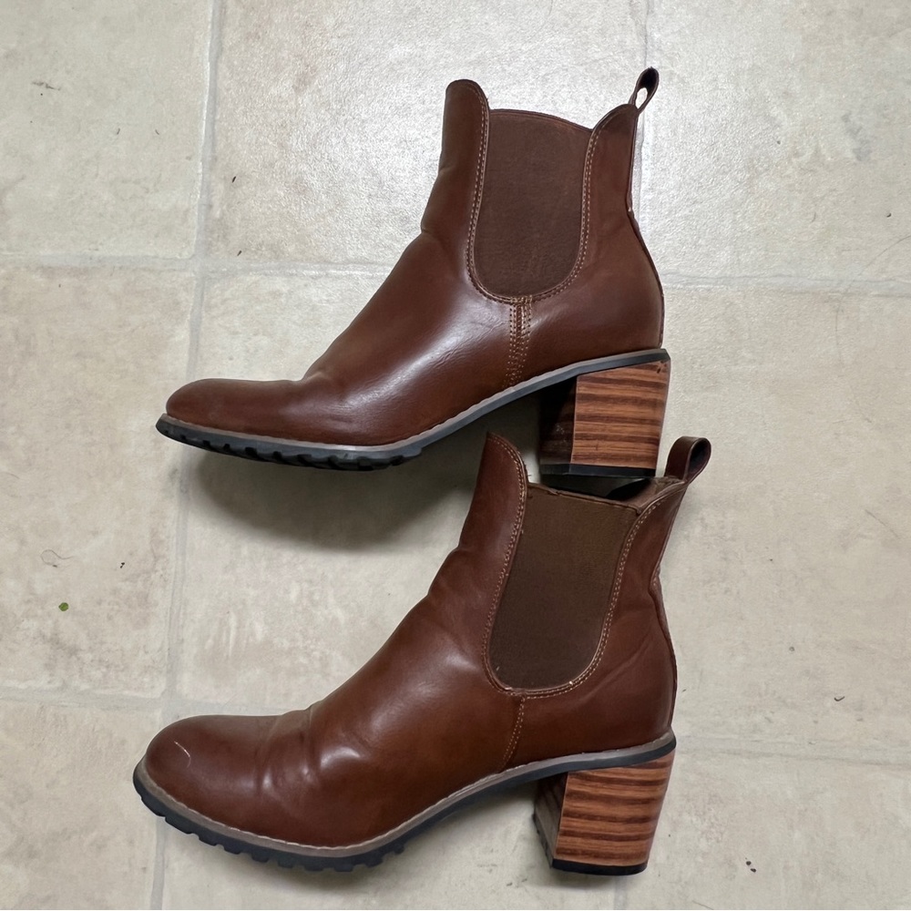 Brown boots